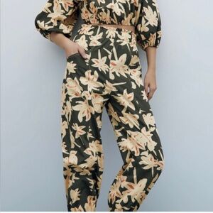 Zara Floral High Waisted Pants Y2K inspired Size Medium‎
